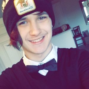 Meet your Posher, Dennis